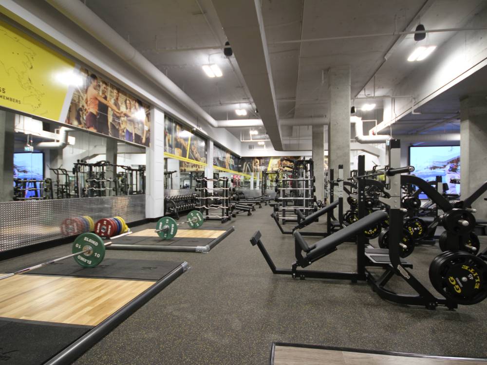 West Broadway - Gold's Gym